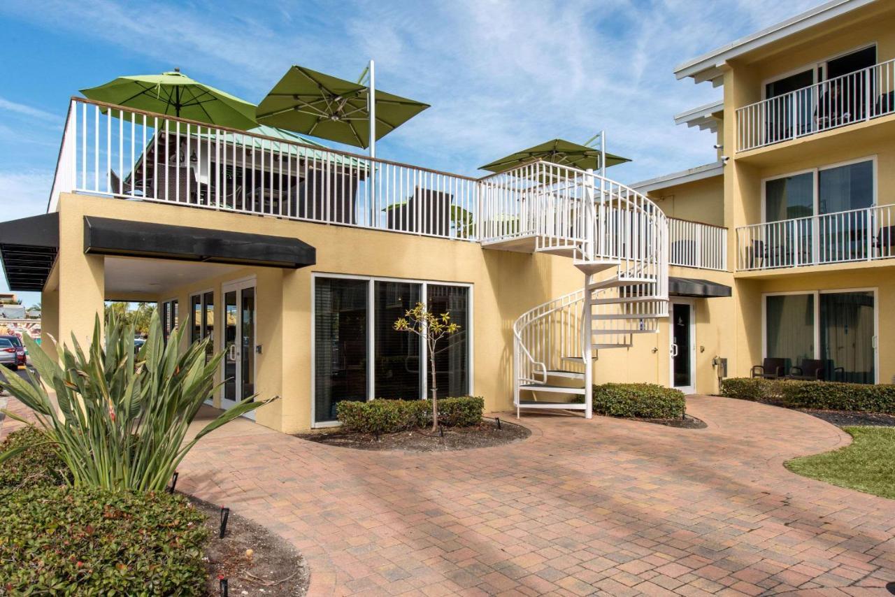 Treasure Island Hotel And Marina St. Pete Beach Exterior photo